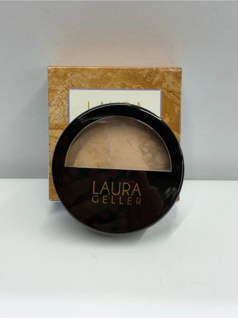 Laura Geller Baked Balance-N-Brighten Foundation Medium 0.32 oz 9g NIB
